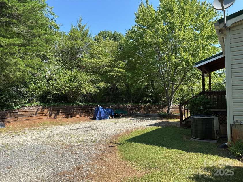 108 Scenic Drive, Bryson City, NC 28713.  MLS# CAR4274405, YatesRealty ID 22662. 