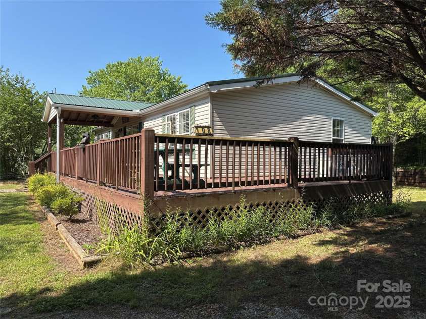 108 Scenic Drive, Bryson City, NC 28713.  MLS# CAR4274405, YatesRealty ID 22662. 