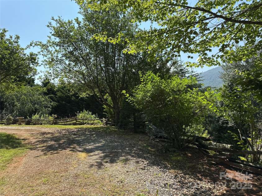 108 Scenic Drive, Bryson City, NC 28713.  MLS# CAR4274405, YatesRealty ID 22662. 
