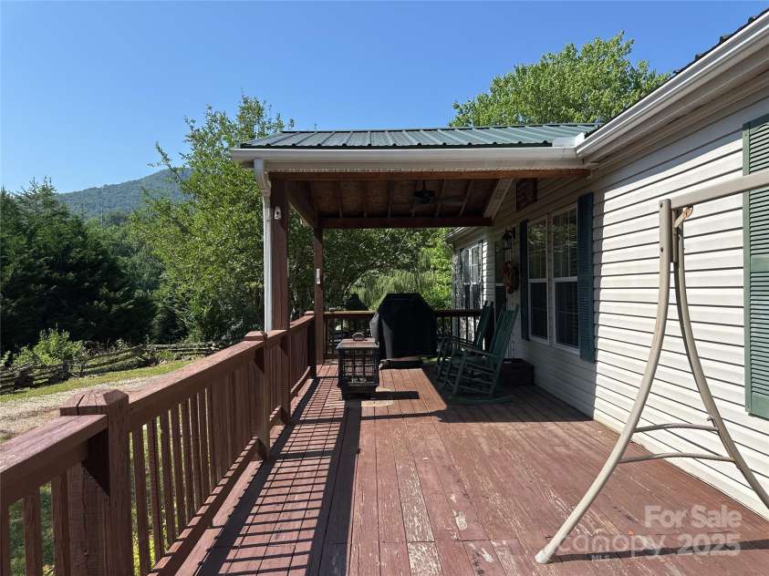 108 Scenic Drive, Bryson City, NC 28713.  MLS# CAR4274405, YatesRealty ID 22662. 