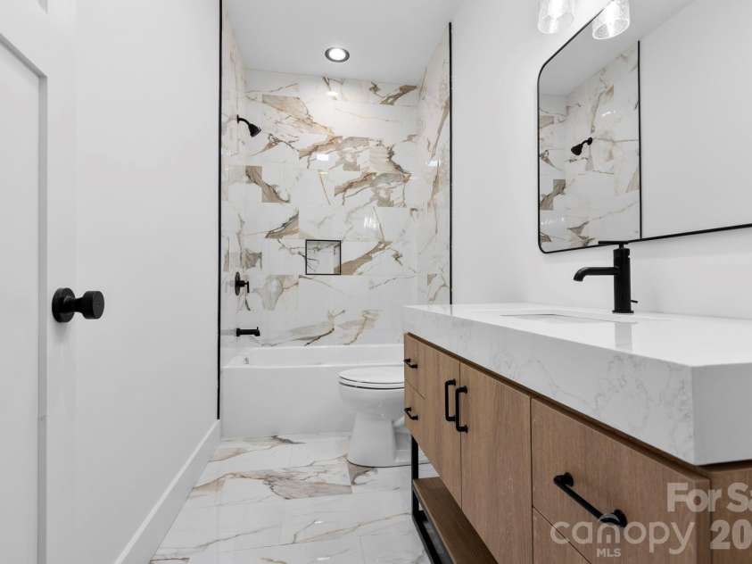 114 Phivo Drive, Balsam Grove, NC 28708.  MLS# CAR4319518, YatesRealty ID 22663. Custom Bathroom on Main Level!