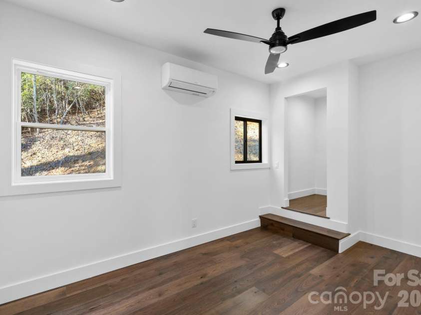 114 Phivo Drive, Balsam Grove, NC 28708.  MLS# CAR4319518, YatesRealty ID 22663. Main Level Bedroom!