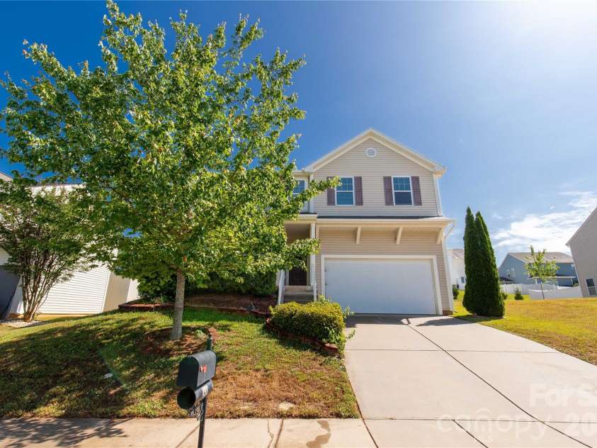 493 Dutch White Drive, Clover, SC 29710.  MLS# CAR4375492, YatesRealty ID 22664. 