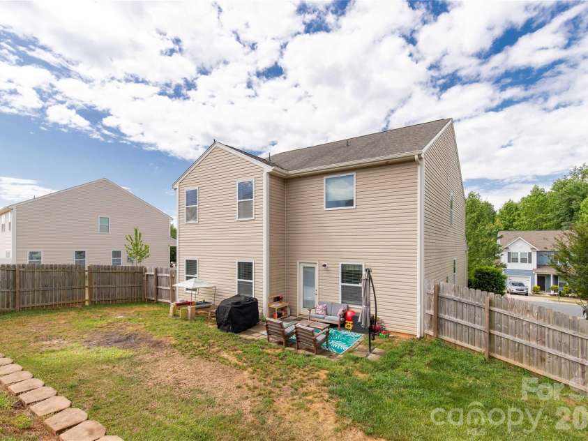 493 Dutch White Drive, Clover, SC 29710.  MLS# CAR4375492, YatesRealty ID 22664. 