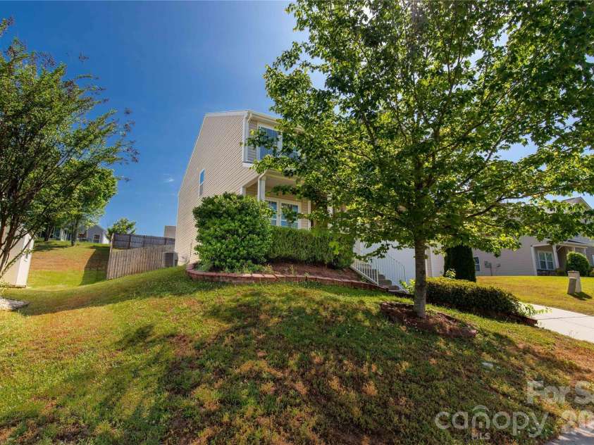 493 Dutch White Drive, Clover, SC 29710.  MLS# CAR4375492, YatesRealty ID 22664. 