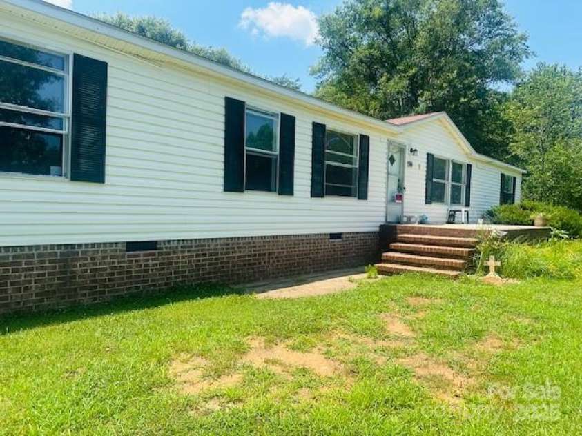 586 Jack Mckinney Road, Forest City, NC 28043.  MLS# CAR4275897, YatesRealty ID 22664. 