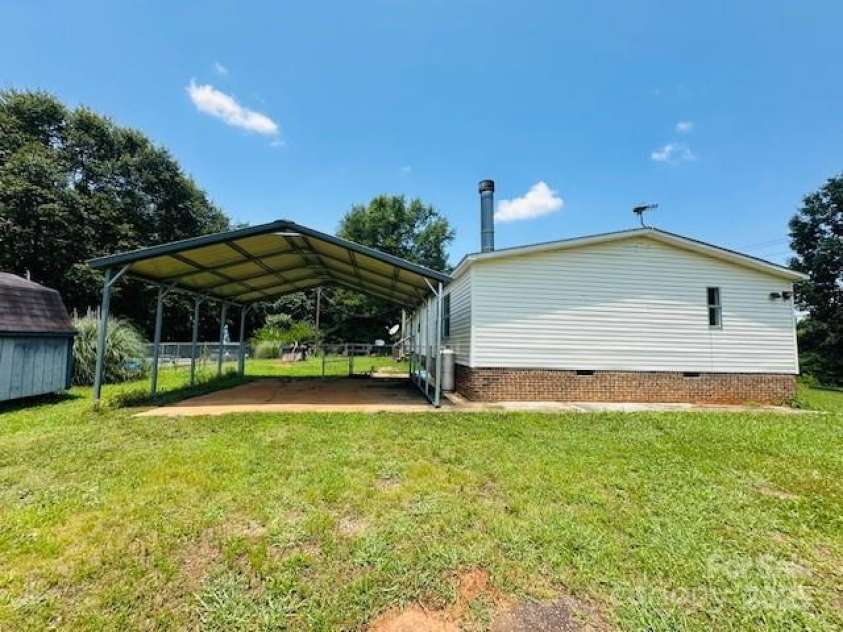586 Jack Mckinney Road, Forest City, NC 28043.  MLS# CAR4275897, YatesRealty ID 22664. 