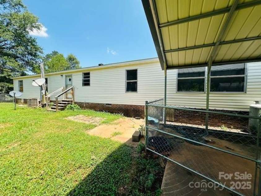 586 Jack Mckinney Road, Forest City, NC 28043.  MLS# CAR4275897, YatesRealty ID 22664. 