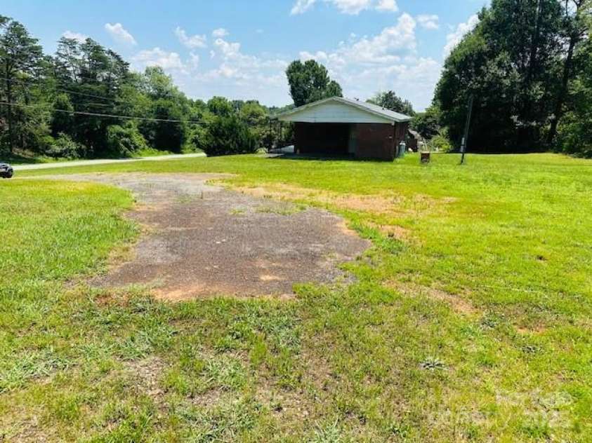 586 Jack Mckinney Road, Forest City, NC 28043.  MLS# CAR4275897, YatesRealty ID 22664. 