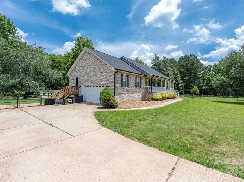 205 Honey Moss Lane, Salisbury, NC 28146.  MLS# CAR4275609, YatesRealty ID 22665. 