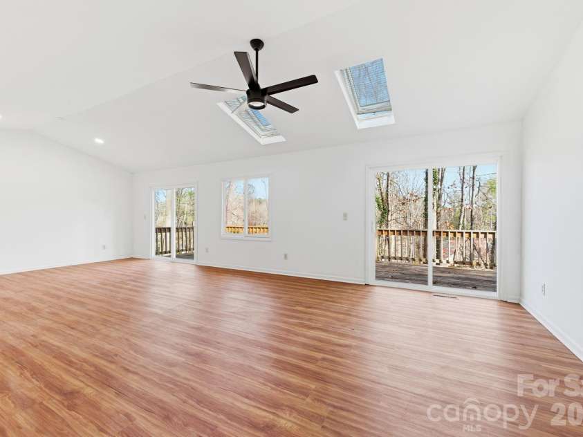 23 Muirfield Drive, Arden, NC 28704.  MLS# CAR4322557, YatesRealty ID 22666. 