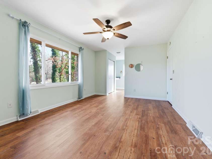 23 Muirfield Drive, Arden, NC 28704.  MLS# CAR4322557, YatesRealty ID 22666. 