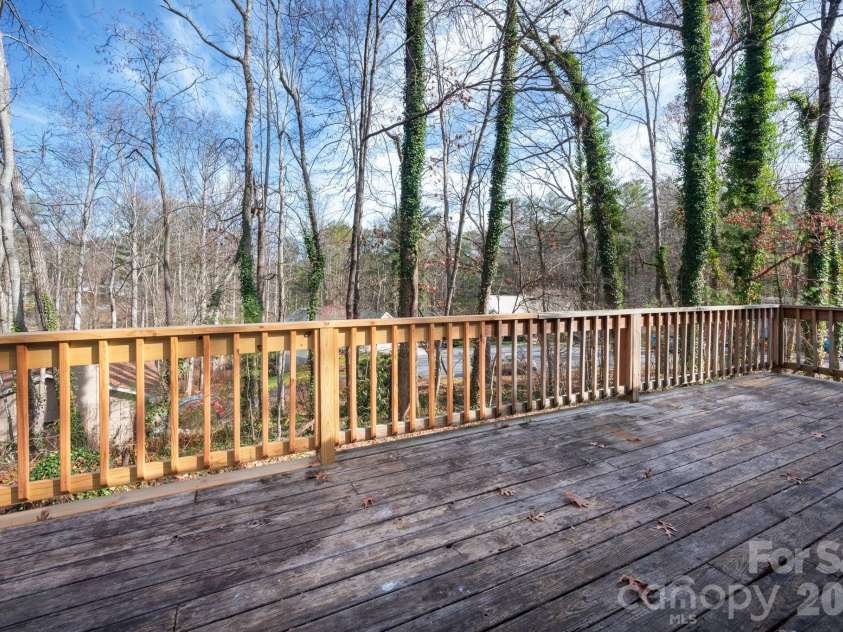 23 Muirfield Drive, Arden, NC 28704.  MLS# CAR4322557, YatesRealty ID 22666. 