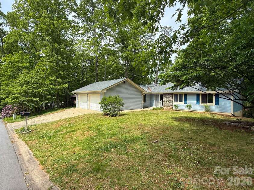 23 Muirfield Drive, Arden, NC 28704.  MLS# CAR4322557, YatesRealty ID 22666. 