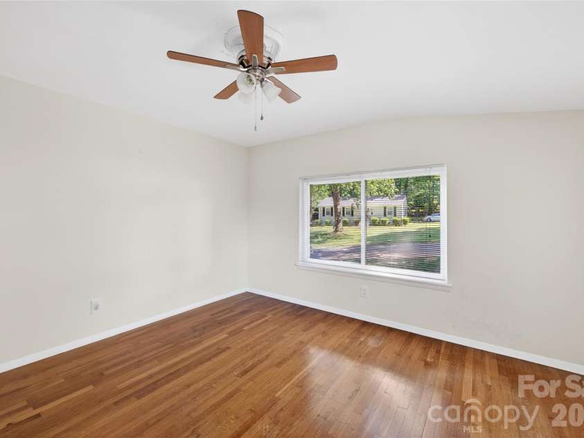 501 Kenlough Drive, Charlotte, NC 28209.  MLS# CAR4382282, YatesRealty ID 22667. 