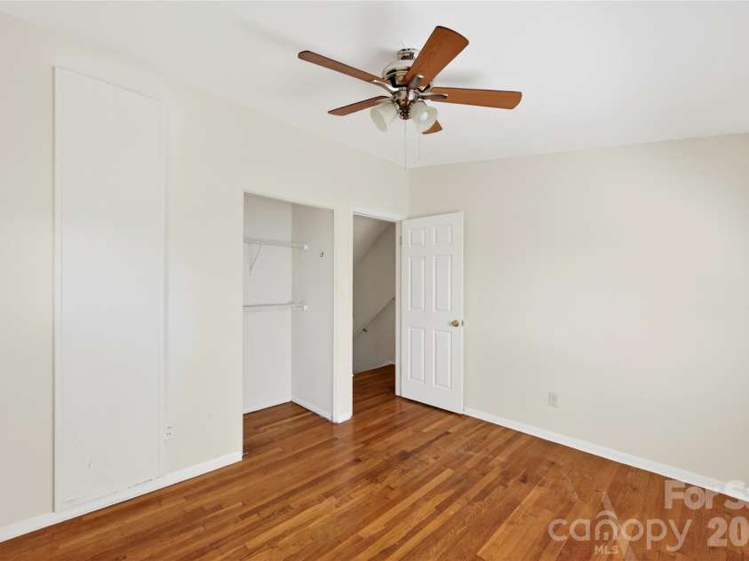 501 Kenlough Drive, Charlotte, NC 28209.  MLS# CAR4382282, YatesRealty ID 22667. 