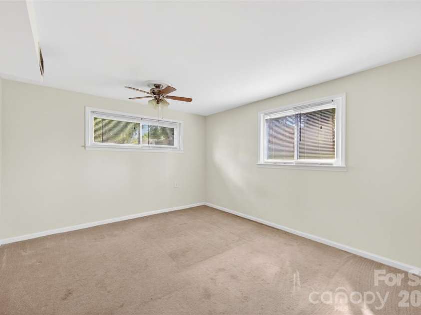 501 Kenlough Drive, Charlotte, NC 28209.  MLS# CAR4382282, YatesRealty ID 22667. 