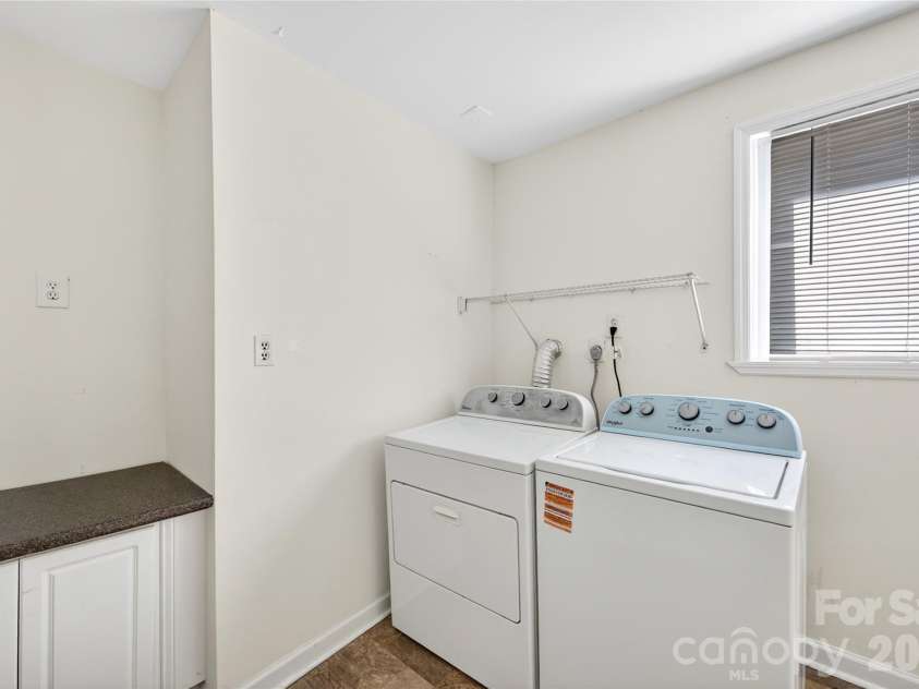 501 Kenlough Drive, Charlotte, NC 28209.  MLS# CAR4382282, YatesRealty ID 22667. 