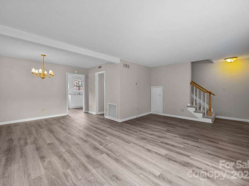 4754 Old Lantern Way, Charlotte, NC 28212.  MLS# CAR4276004, YatesRealty ID 22668. 