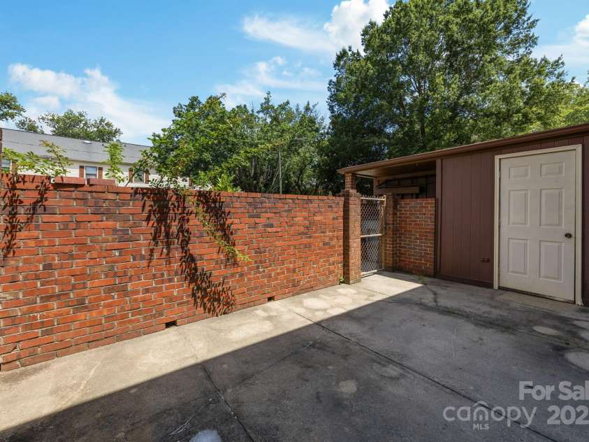 4754 Old Lantern Way, Charlotte, NC 28212.  MLS# CAR4276004, YatesRealty ID 22668. 