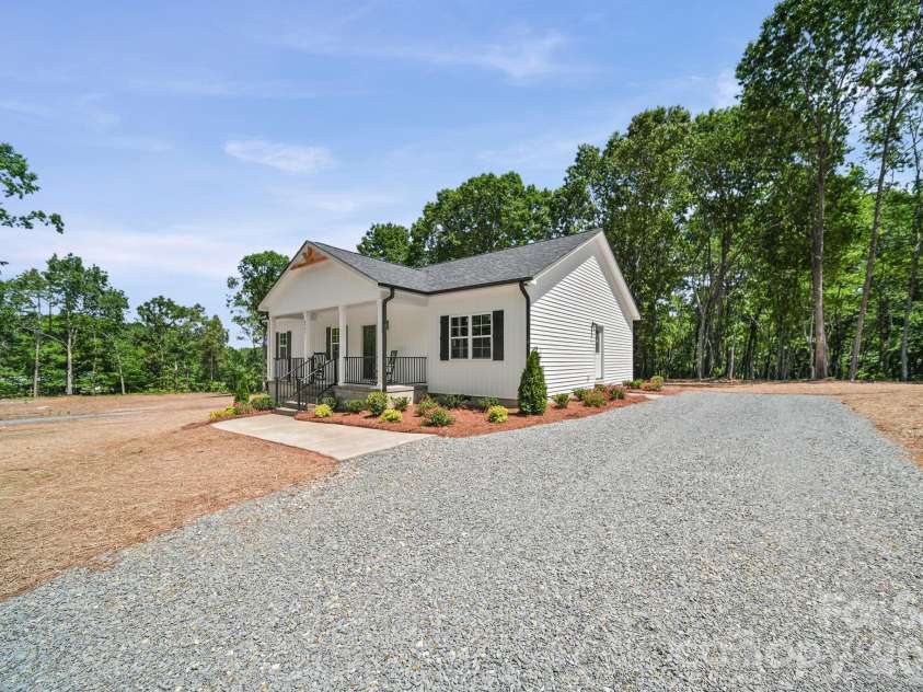 6721 Jesse Rushing Road, Marshville, NC 28103.  MLS# CAR4371429, YatesRealty ID 22668. 