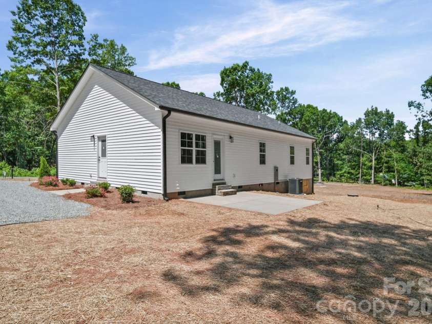 6721 Jesse Rushing Road, Marshville, NC 28103.  MLS# CAR4371429, YatesRealty ID 22668. 