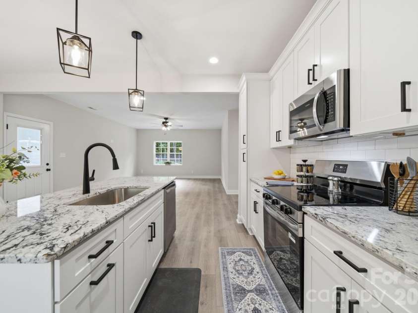 6721 Jesse Rushing Road, Marshville, NC 28103.  MLS# CAR4371429, YatesRealty ID 22668. Kitchen