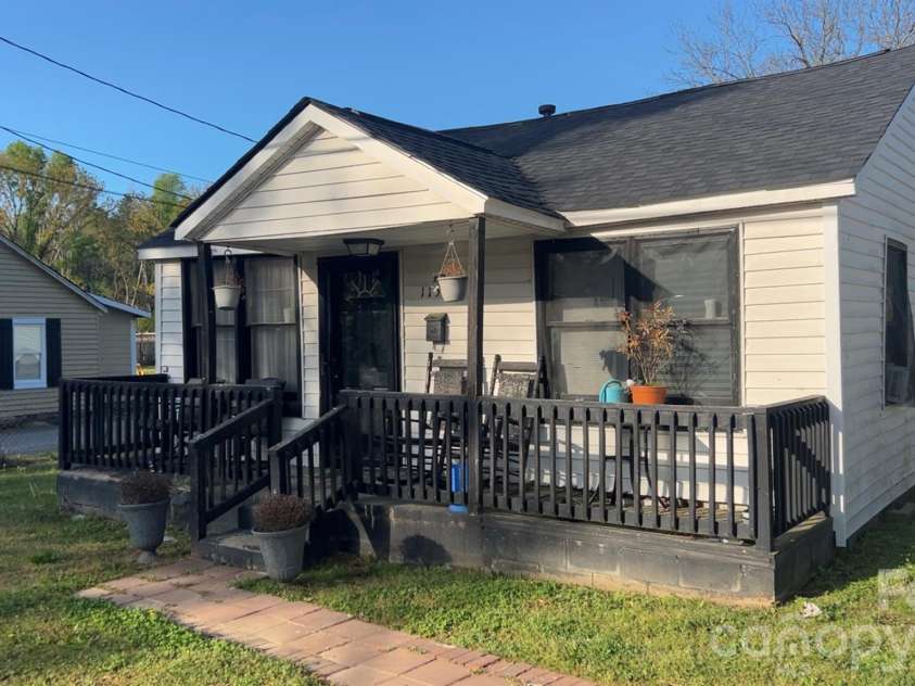 1152 Carolina Avenue Extension, Rock Hill, SC 29730.  MLS# CAR4368942, YatesRealty ID 22669. 