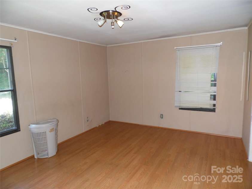 1475 Ferguson Drive, Clemmons, NC 27012.  MLS# CAR4276078, YatesRealty ID 22670. 