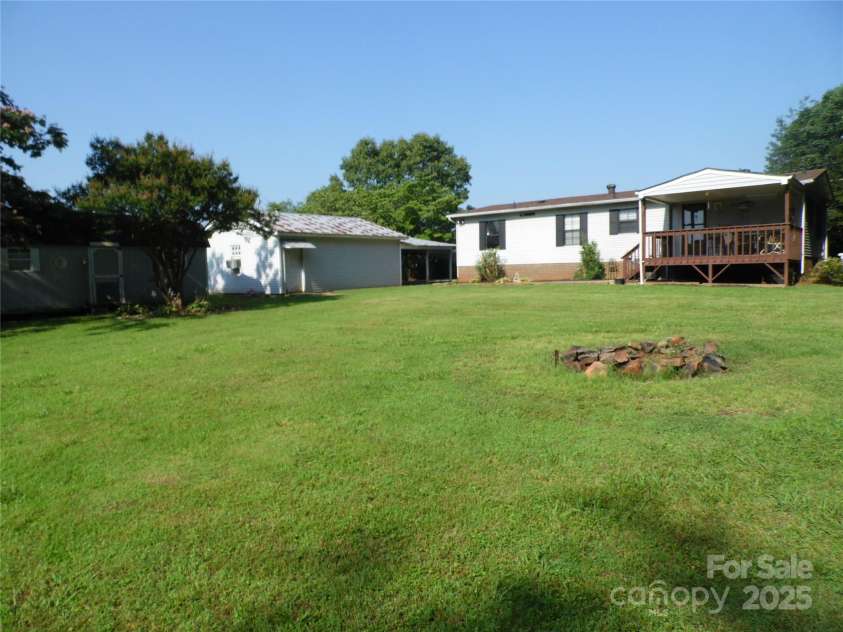 1475 Ferguson Drive, Clemmons, NC 27012.  MLS# CAR4276078, YatesRealty ID 22670. 