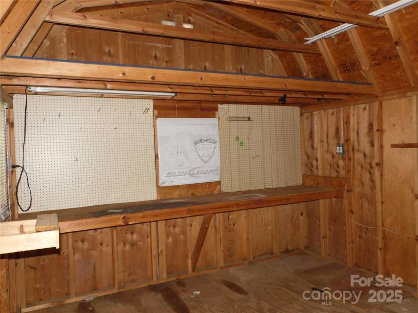 1475 Ferguson Drive, Clemmons, NC 27012.  MLS# CAR4276078, YatesRealty ID 22670. 