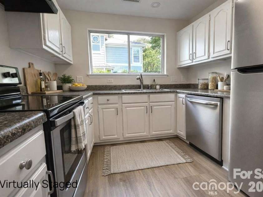 17418 Tuscany Lane, Cornelius, NC 28031.  MLS# CAR4412719, YatesRealty ID 22670. 
