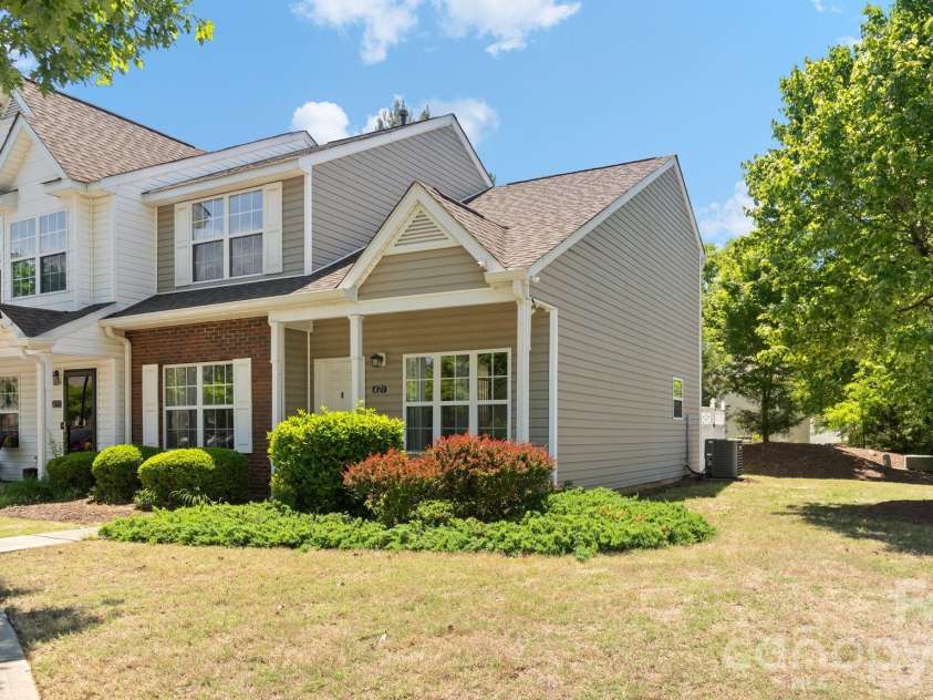421 Caddy Street, Fort Mill, SC 29715.  MLS# CAR4374484, YatesRealty ID 22673. 