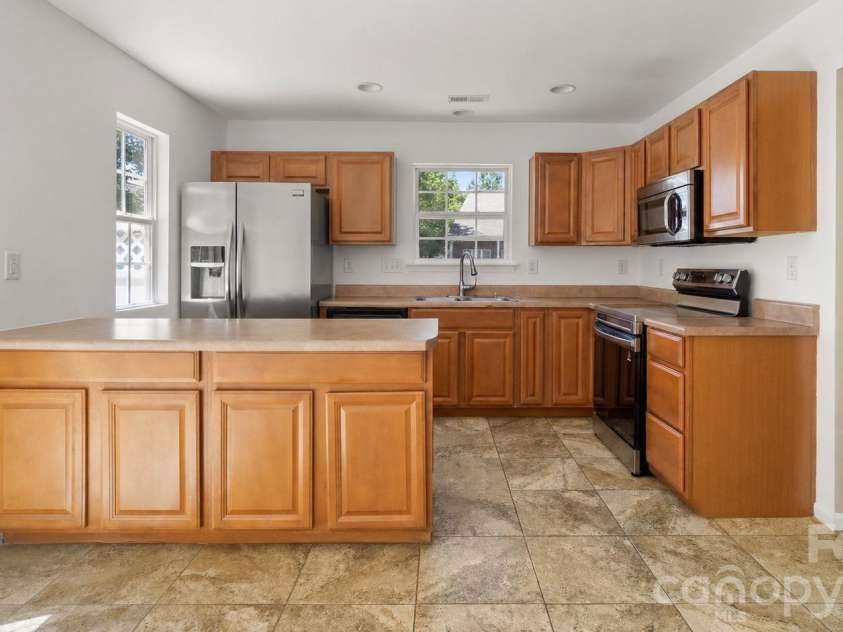 421 Caddy Street, Fort Mill, SC 29715.  MLS# CAR4374484, YatesRealty ID 22673. Kitchen 