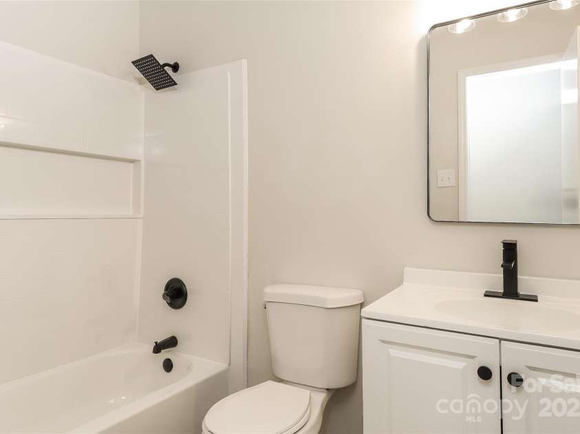 835 Carrington Drive, Charlotte, NC 28214.  MLS# CAR4273449, YatesRealty ID 22674. 