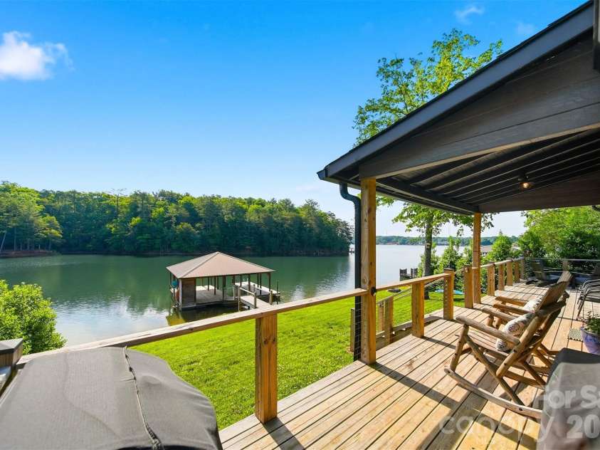 873 Pine Tree Road, Taylorsville, NC 28681.  MLS# CAR4376672, YatesRealty ID 22674. 