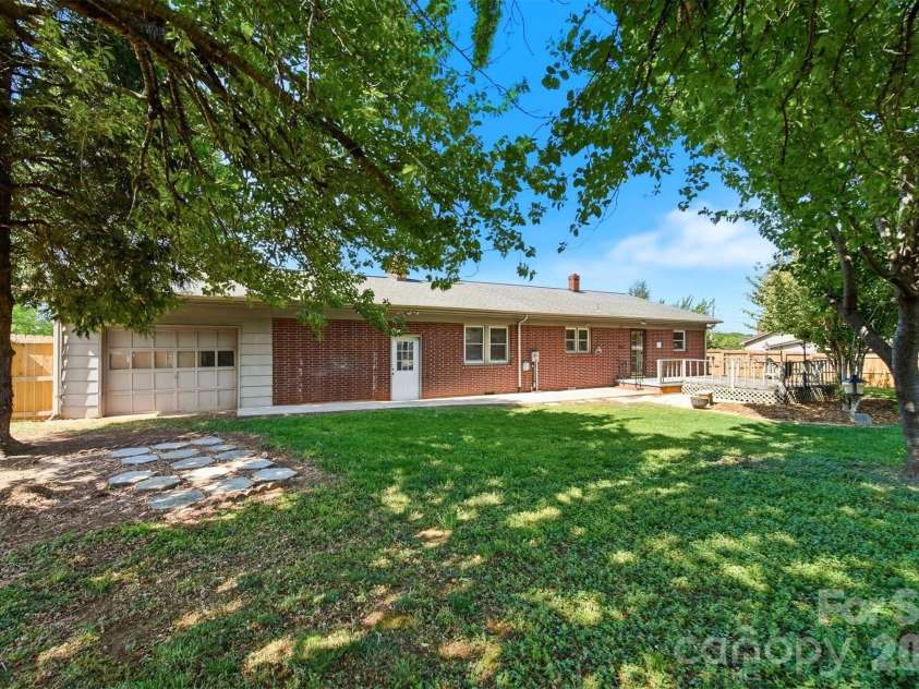 109 Air Park Drive, Morganton, NC 28655.  MLS# CAR4370357, YatesRealty ID 22675. 