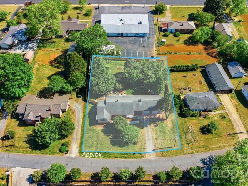 109 Air Park Drive, Morganton, NC 28655.  MLS# CAR4370357, YatesRealty ID 22675. 