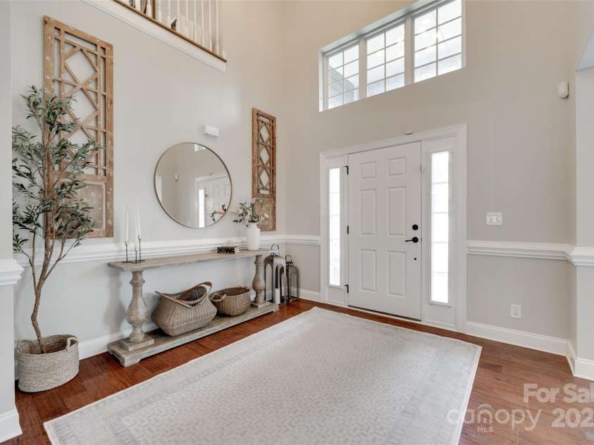645 Brookhaven Drive, Fort Mill, SC 29708.  MLS# CAR4264322, YatesRealty ID 22675. Foyer