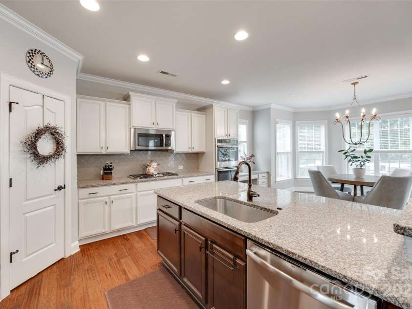 645 Brookhaven Drive, Fort Mill, SC 29708.  MLS# CAR4264322, YatesRealty ID 22675. Kitchen