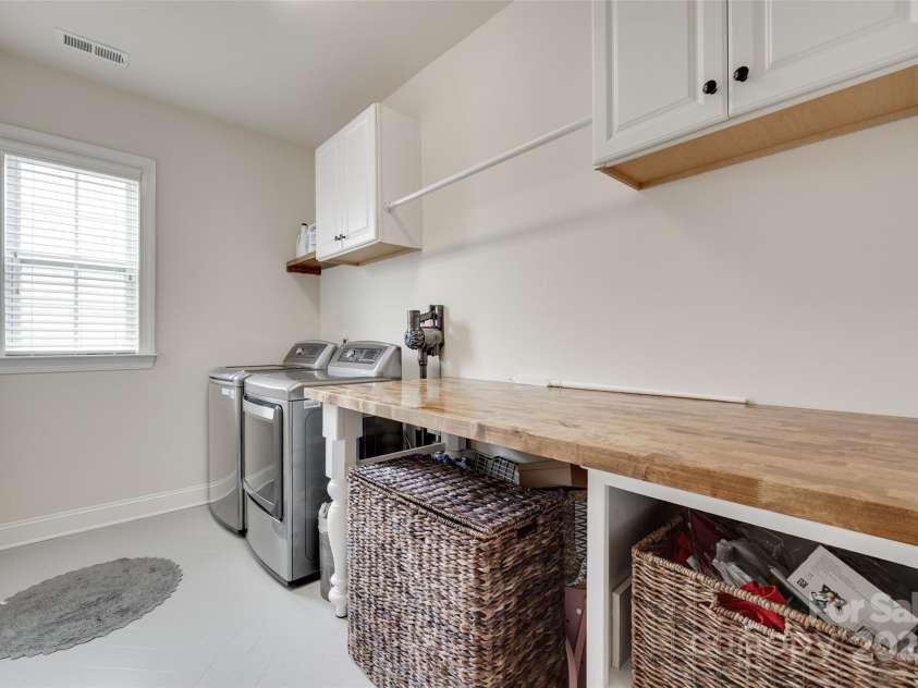 645 Brookhaven Drive, Fort Mill, SC 29708.  MLS# CAR4264322, YatesRealty ID 22675. Laundry Room