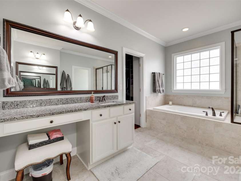 645 Brookhaven Drive, Fort Mill, SC 29708.  MLS# CAR4264322, YatesRealty ID 22675. Primary Bathroom
