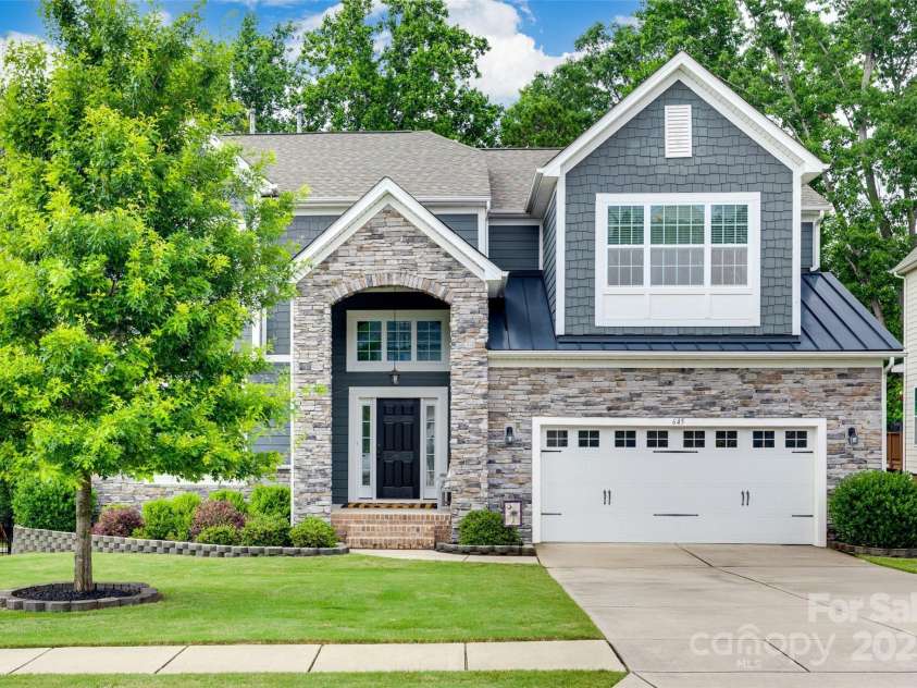 645 Brookhaven Drive, Fort Mill, SC 29708.  MLS# CAR4264322, YatesRealty ID 22675. Welcome Home!!