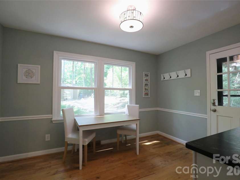 14040 Hackamore Drive, Matthews, NC 28105.  MLS# CAR4366899, YatesRealty ID 22676. Breakfast Area