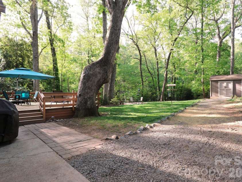 14040 Hackamore Drive, Matthews, NC 28105.  MLS# CAR4366899, YatesRealty ID 22676. Lovely and private backyard
