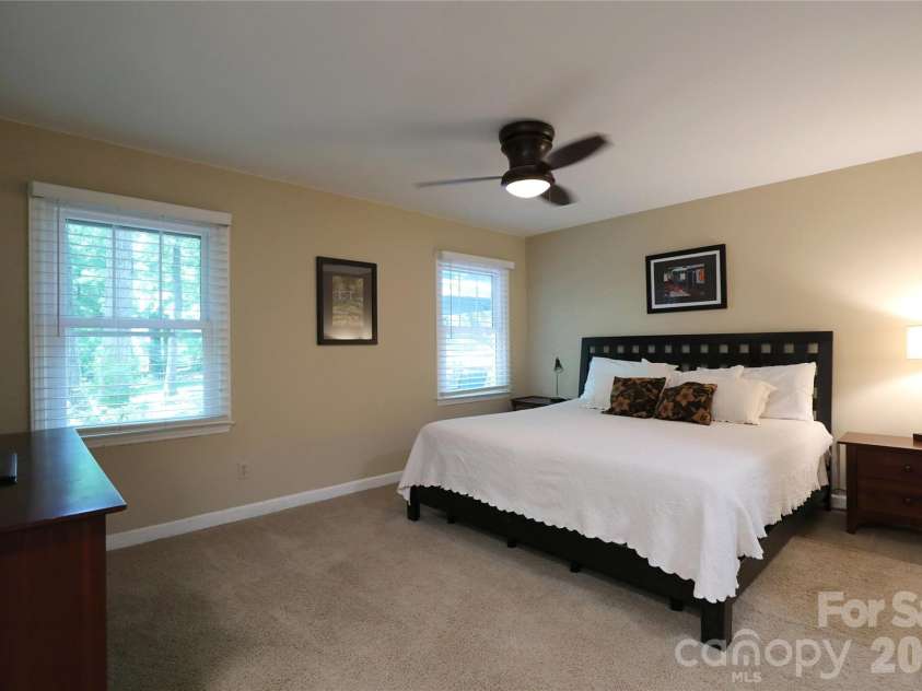 14040 Hackamore Drive, Matthews, NC 28105.  MLS# CAR4366899, YatesRealty ID 22676. Primary Room