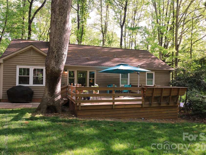 14040 Hackamore Drive, Matthews, NC 28105.  MLS# CAR4366899, YatesRealty ID 22676. Spacious Backyard