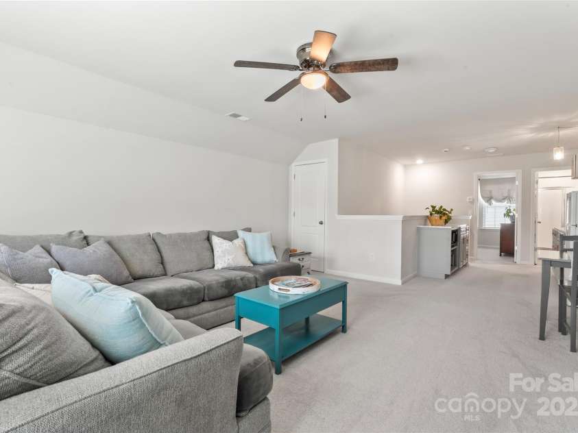 17231 Rider Wood Lane, Charlotte, NC 28278.  MLS# CAR4269861, YatesRealty ID 22676. 3rd floor Bonus Room