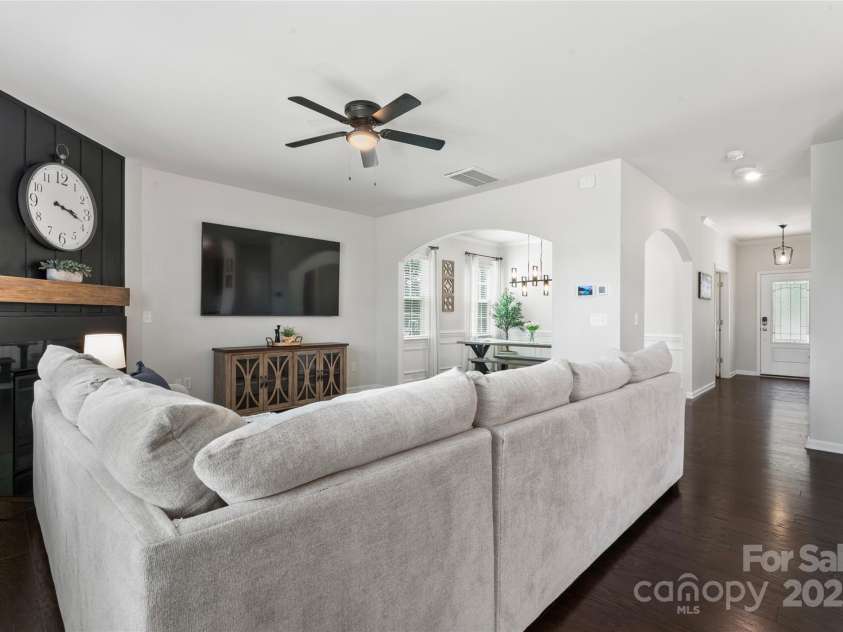 17231 Rider Wood Lane, Charlotte, NC 28278.  MLS# CAR4269861, YatesRealty ID 22676. 
