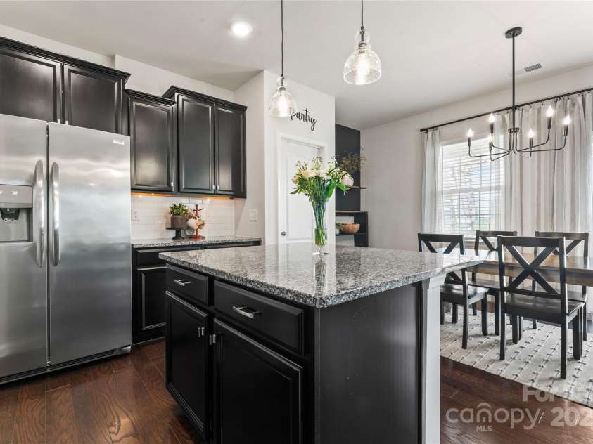 17231 Rider Wood Lane, Charlotte, NC 28278.  MLS# CAR4269861, YatesRealty ID 22676. 